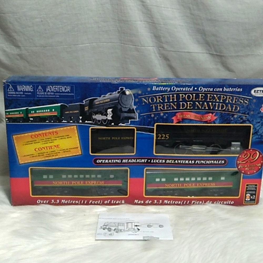 EZTEC Battery Operated North Pole Express 29 Piece 2020 Train Set